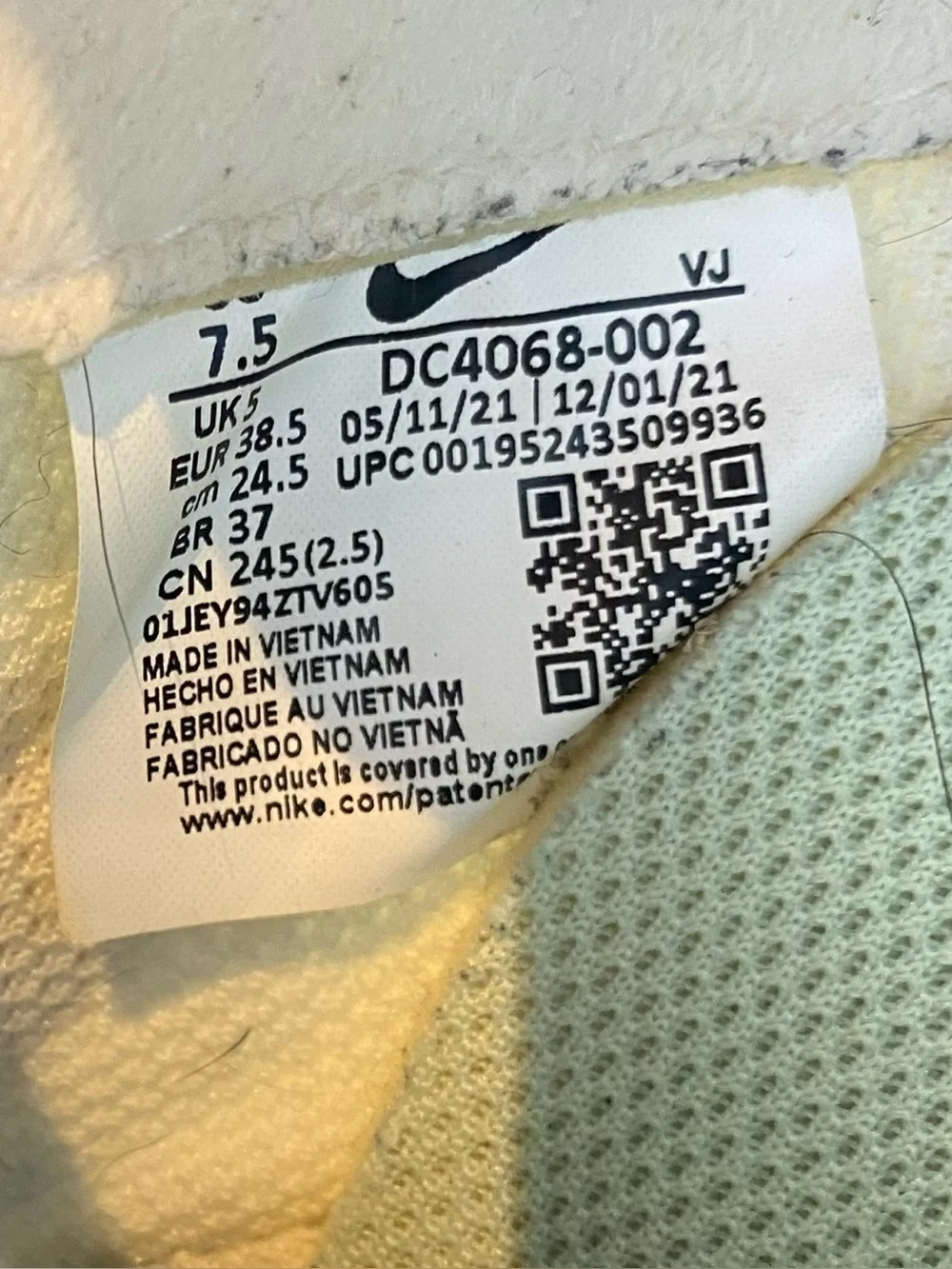 Nike Air Max Dawn, Pistachio Frost and Team Royal, size 7.5 - Picture 7 of 7